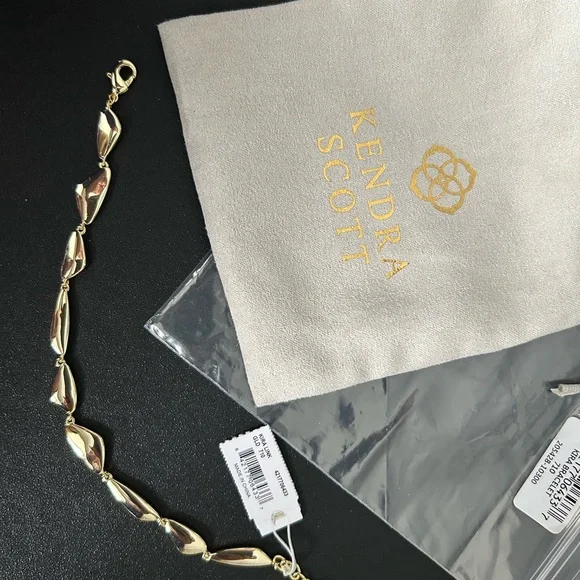 Kendra Scott Kira Link Bracelet in Gold - Picture 3 of 7